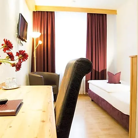 Tanne Otel